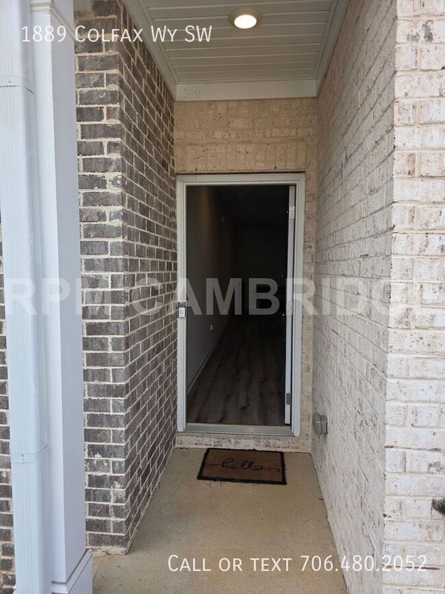 Building Photo - For Rent: Stunning 3-Bed, 3-Bath Townhome ...