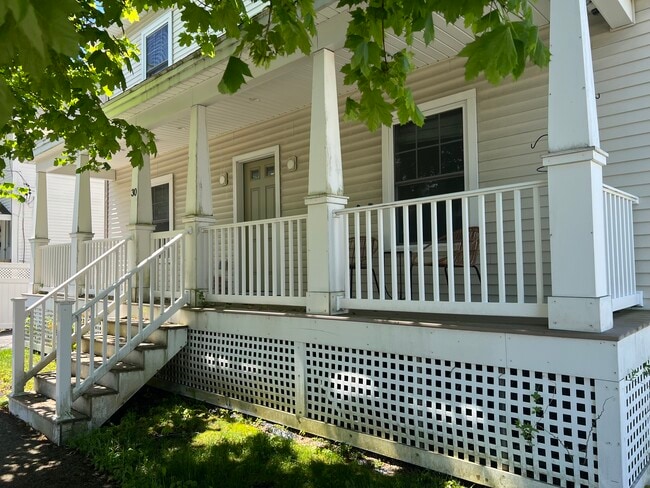 Building Photo - 30 Spruce St