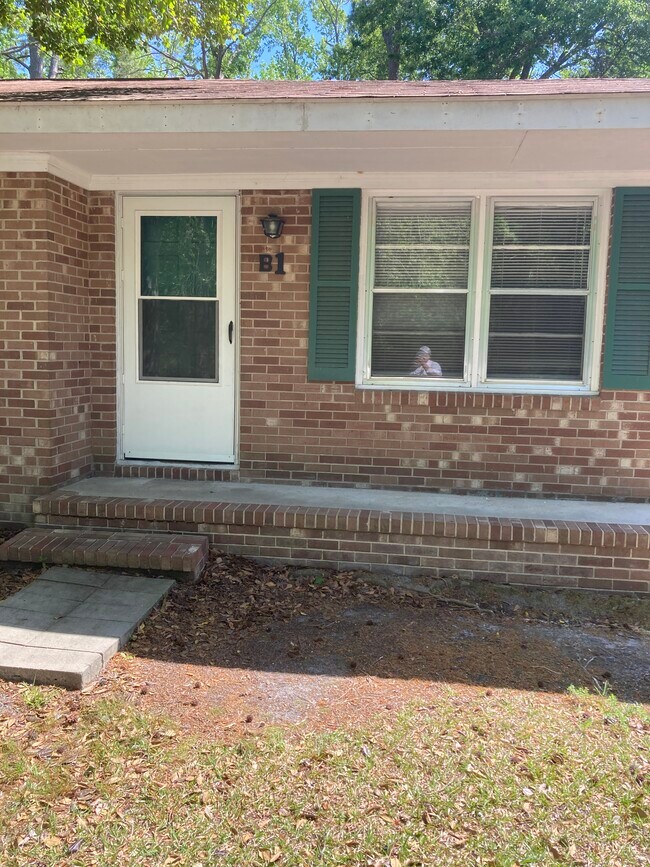 Foto del edificio - 2708 Warrick Cir