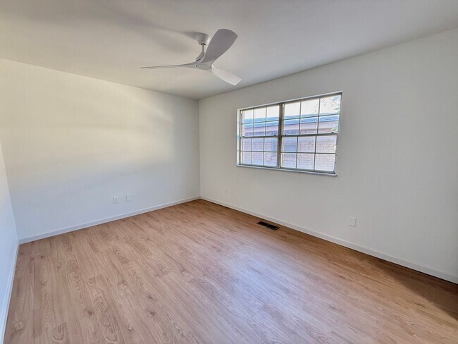 Foto del edificio - Fully Remodeled Home Near Penn and NW Expressway