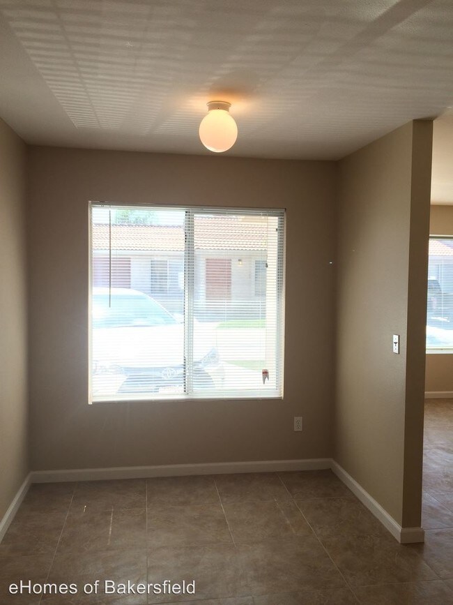 Building Photo - 2921 Brookside Dr