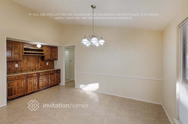 Building Photo - 4121 Staghorn Cir S