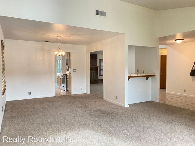 Building Photo - 3 br, 2 bath House - 437 Ward Ct