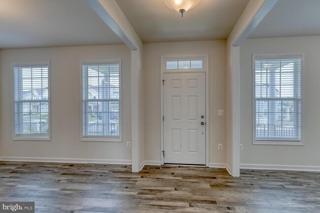 Building Photo - 336 Boxelder Dr