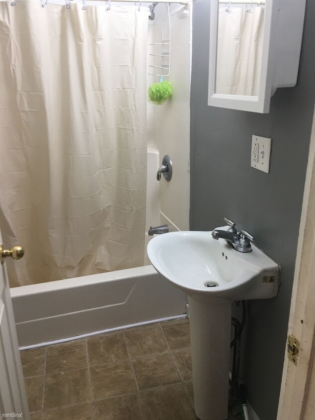 Primary Photo - 4 br, 1 bath House - 1209 West 4th Street