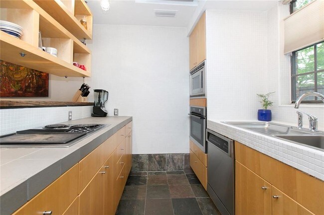 Foto del edificio - 4418 Bowser Ave