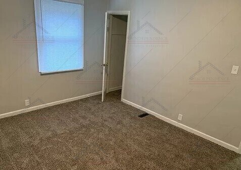 Building Photo - Single Family Dwelling in Dayton!
