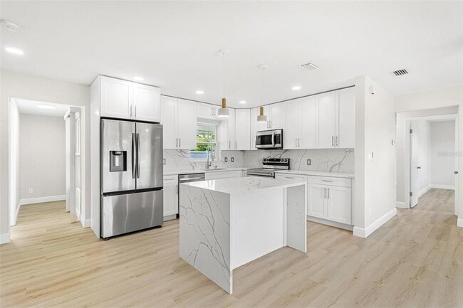 Building Photo - 10971 90th Ave