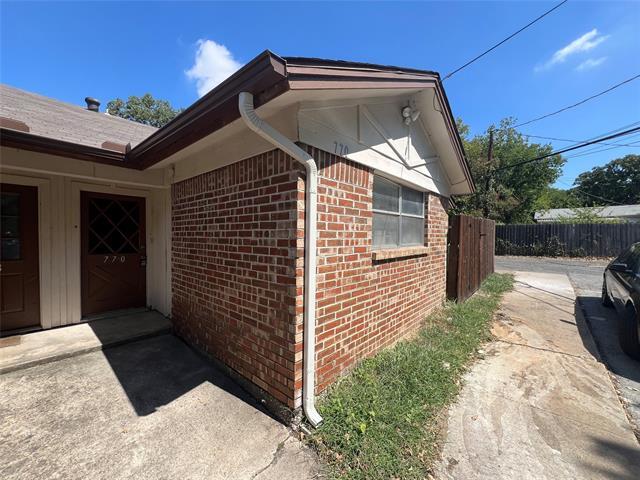 Foto principal - 770 E Pecan St