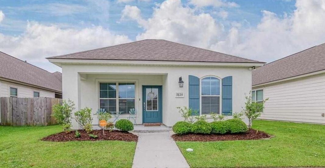 Primary Photo - 7824 W Pelican Lakes Ave