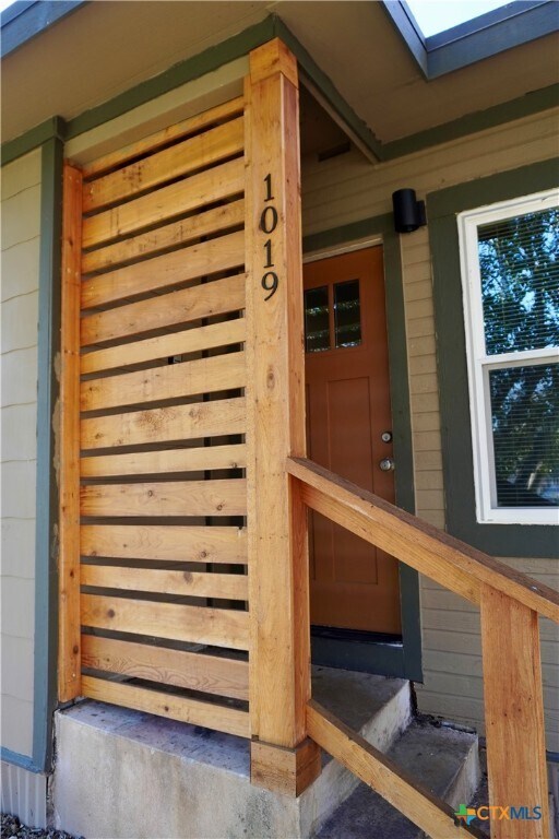 Foto del edificio - 1019 Haynes St