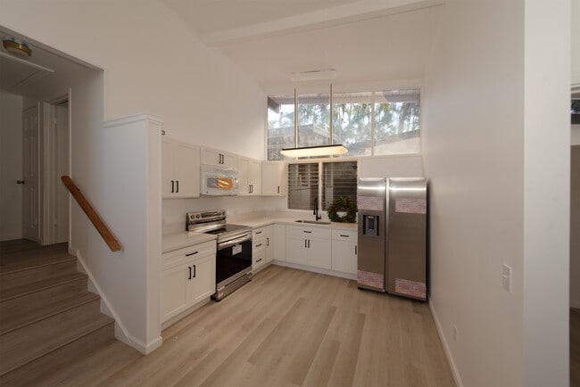 Building Photo - 1549 Molina St