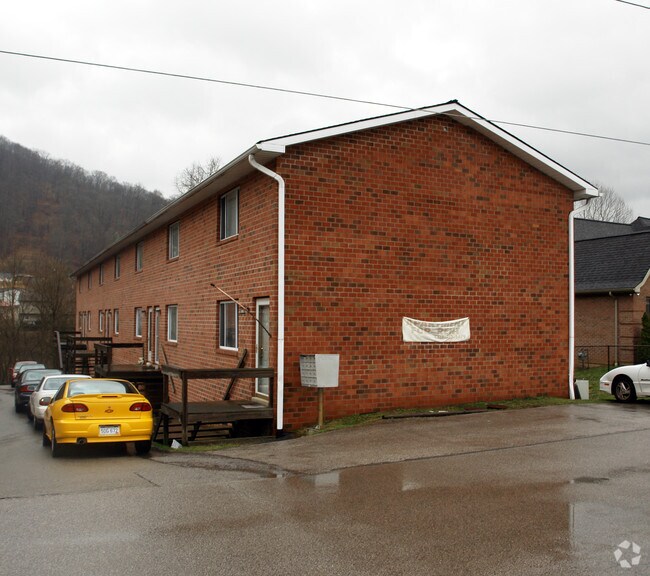 31 Guyan Dr, Chapmanville, WV 25508 Apartments Chapmanville, WV