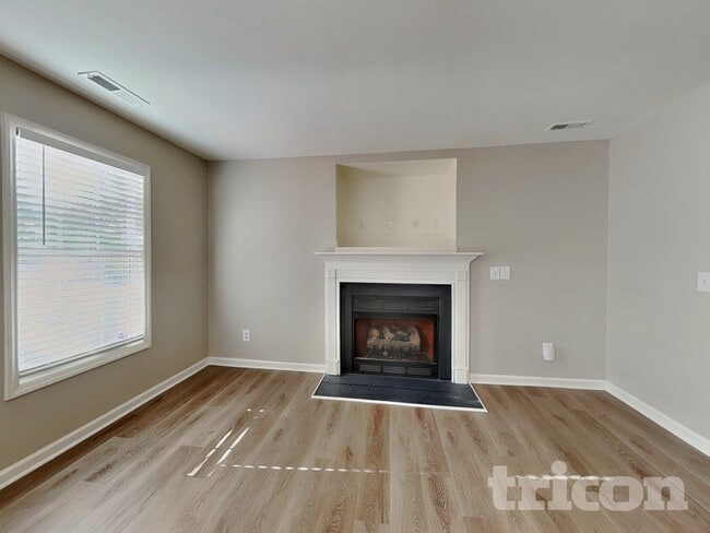 Building Photo - 3929 Grandover Dr