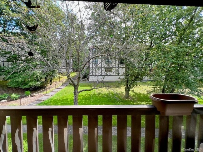 Foto del edificio - 768 Sierra Vista Ln