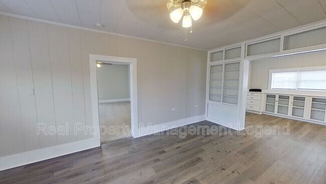 Foto del edificio - 826 W Crawford Street