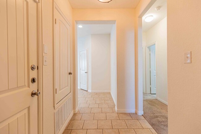 Building Photo - 9122 Vondel Park