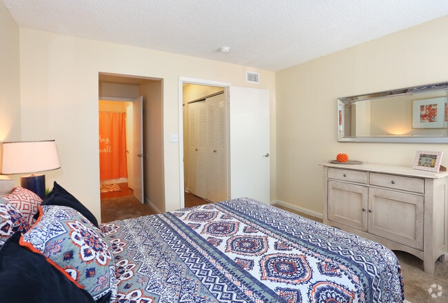 Cypress - 2HAB/2BA - 1,050 ft² - Segunda habitación - Pointe at Carrollwood