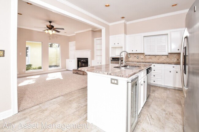 Building Photo - 3 br, 2.5 bath House - 3120 Thornhill