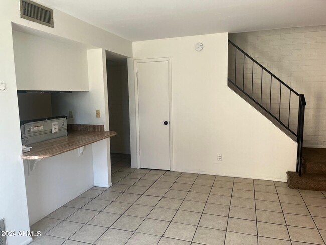 Building Photo - 4047 W Palomino Rd