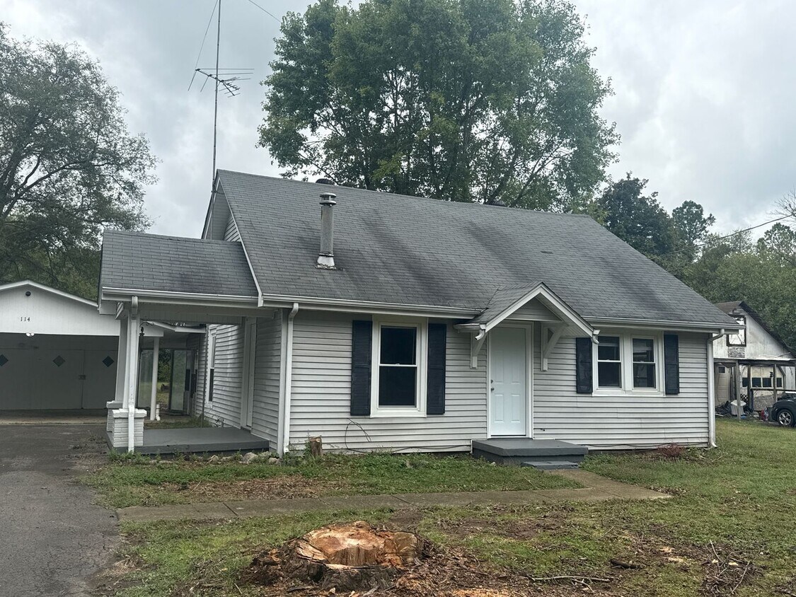 Foto principal - 114 Double Springs Rd
