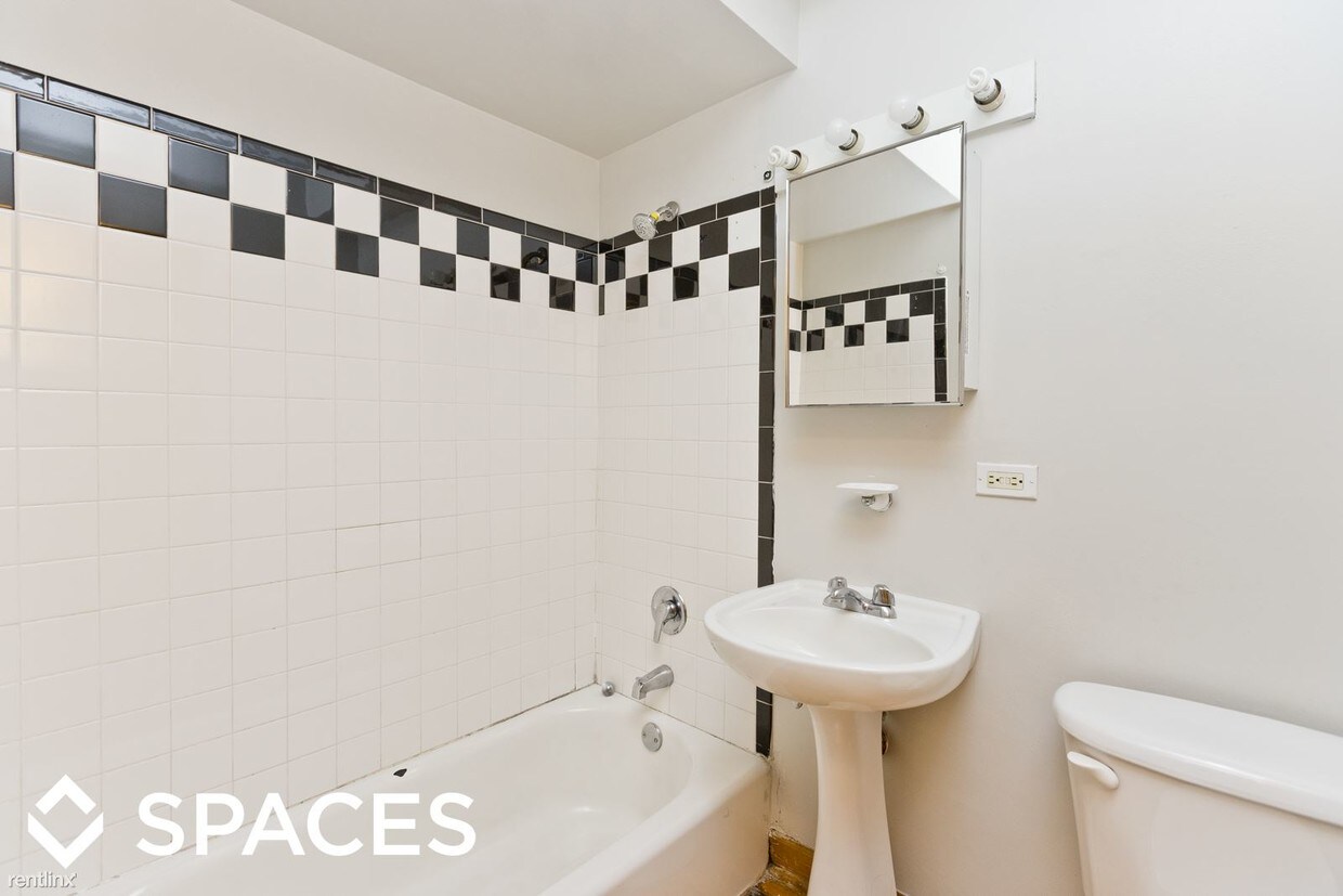 Building Photo - Studio, 1 bath  - 3455 N Sheffield Ave GDN