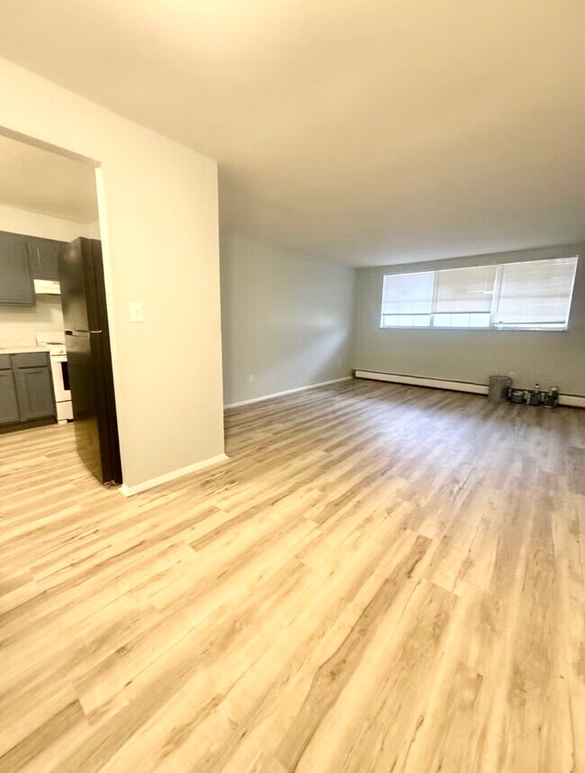 Building Photo - 2969 Four Towers Dr