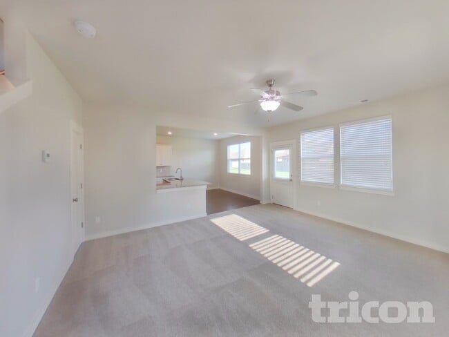Building Photo - 4822 Kingdom Dr