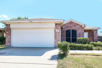 Building Photo - 1108 McKavett Dr