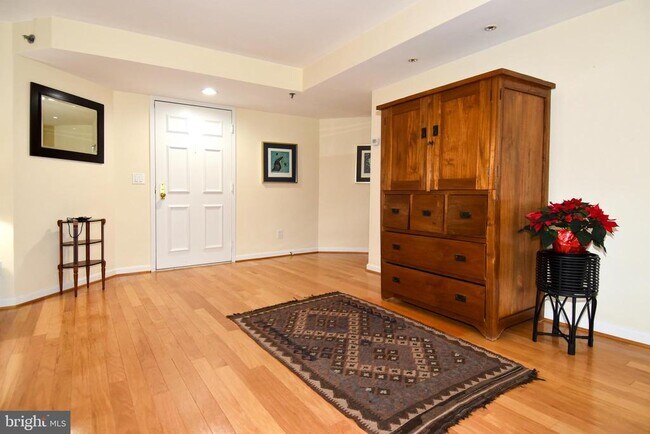 Foto del edificio - 5450 Whitley Park Terrace