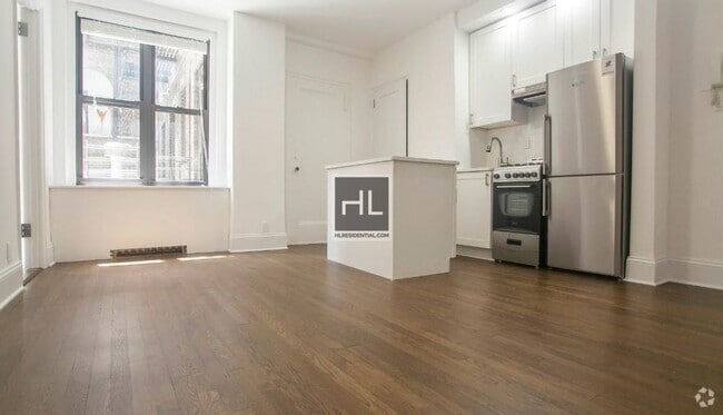 Building Photo - NO FEE Studio in Midtown East! Won't Stay ...