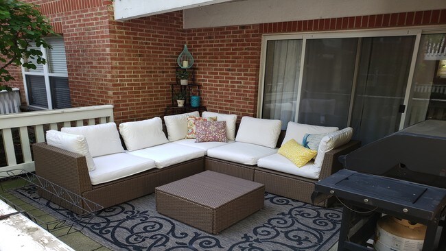 Foto del edificio - 4748 N Elston Ave