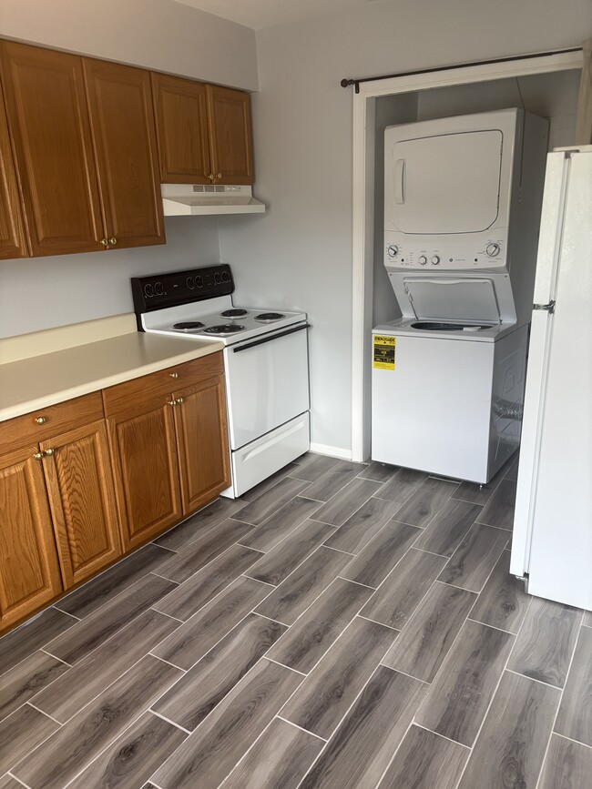 Building Photo - 720 Pyrtle Dr