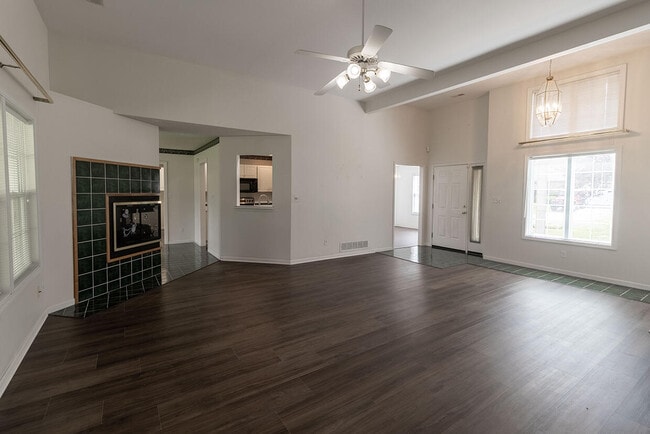 Building Photo - 3700 Wakefield Dr
