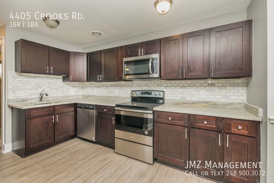 Primary Photo - COMING SOON Beautifully Updated Ranch Styl...