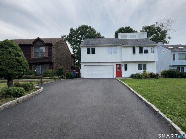 Foto del edificio - 9 Oakledge Cir