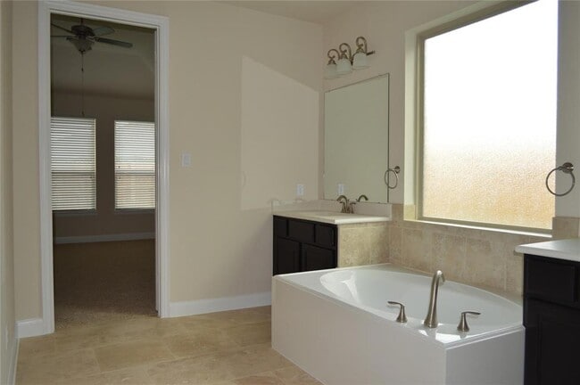 Building Photo - 4803 Basil Clear Trail