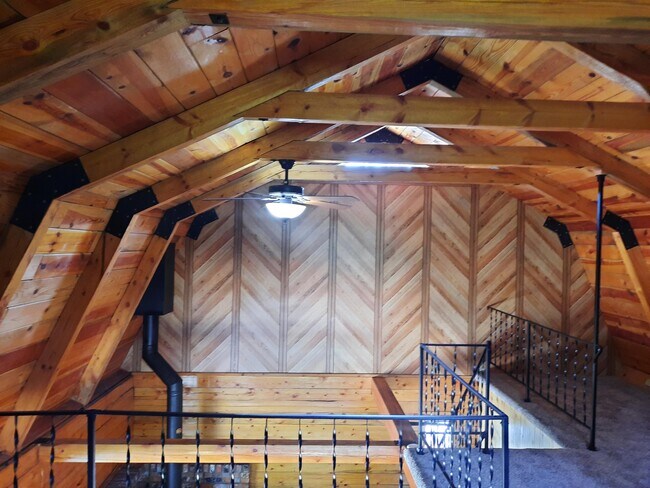 Building Photo - 116 Forest Pl