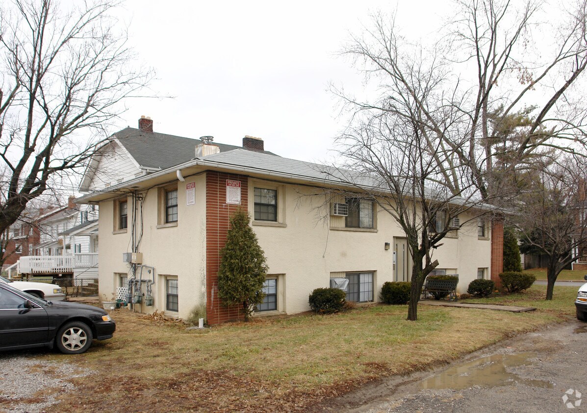 Primary Photo - 221 Dana Ave