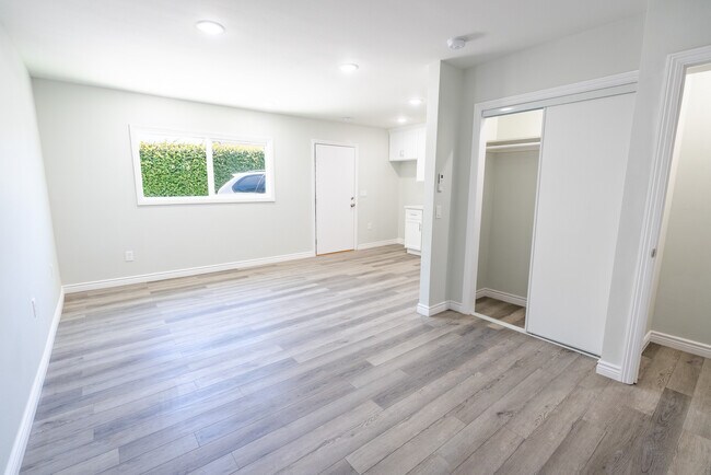 Building Photo - 4236 W 129th St