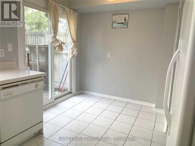 Building Photo - 19 Rosebank Dr