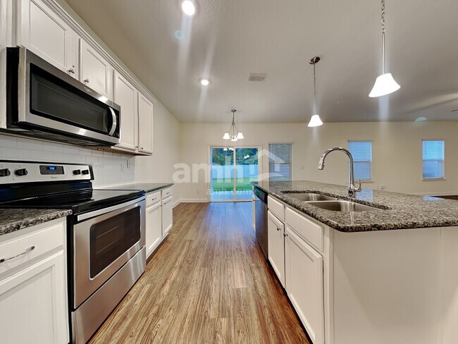 Foto del edificio - 3154 Creek Village Ln