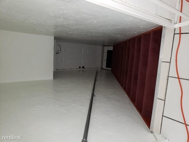Building Photo - 2 br, 1 bath Apartment - 368 SW 11th St