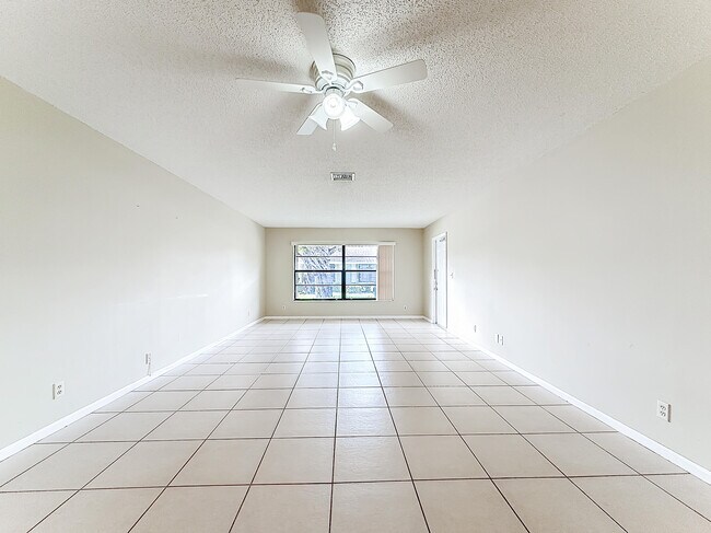 Foto del edificio - 9780 Pecan Tree Dr
