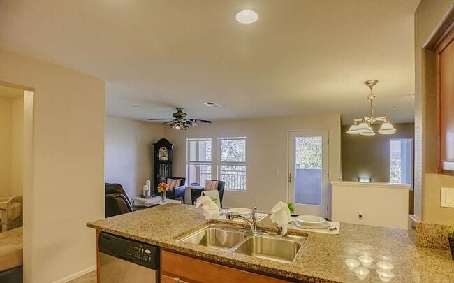 Foto del edificio - Point Loma - Furnished 2bd/2ba Condo with ...