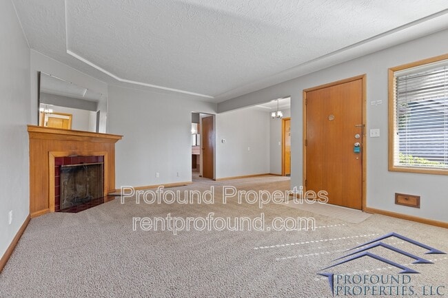 Photo - 4315 NE Thompson St Apartment