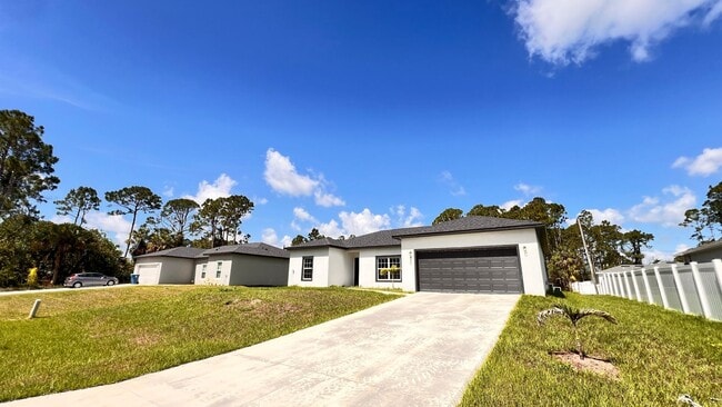 Building Photo - FANTASTIC 3 BD/2BA Home in Beautiful Palm ...