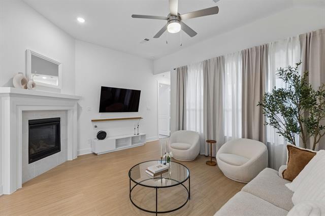 Foto del edificio - 1613 Sandhill Ln