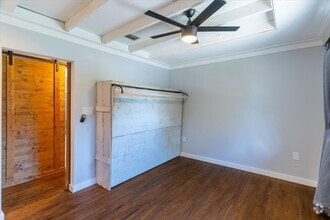Building Photo - 23 Driftwood Ave SW
