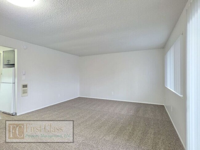 Foto del edificio - 12345 SW Hall Blvd